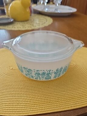 Vintage Pyrex 1 1/2 Pt Amish Butterprint DISH With Lid